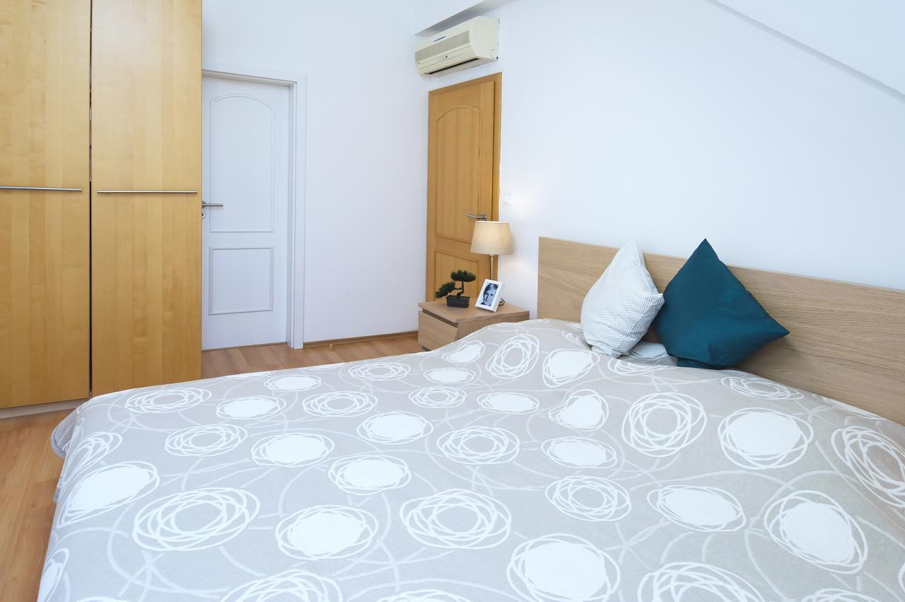 Modern Apartments Opatovicka Прага Екстериор снимка