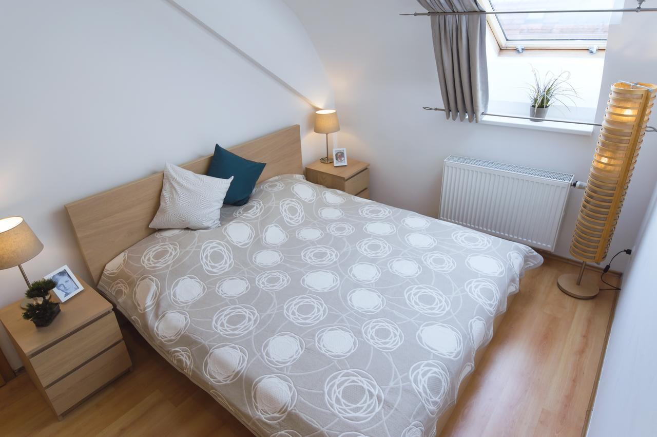 Modern Apartments Opatovicka Прага Екстериор снимка