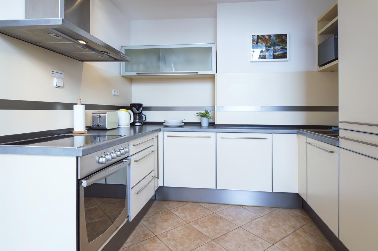 Modern Apartments Opatovicka Прага Екстериор снимка
