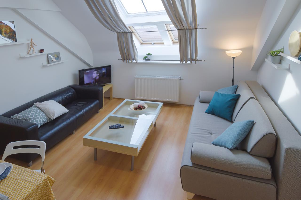 Modern Apartments Opatovicka Прага Екстериор снимка