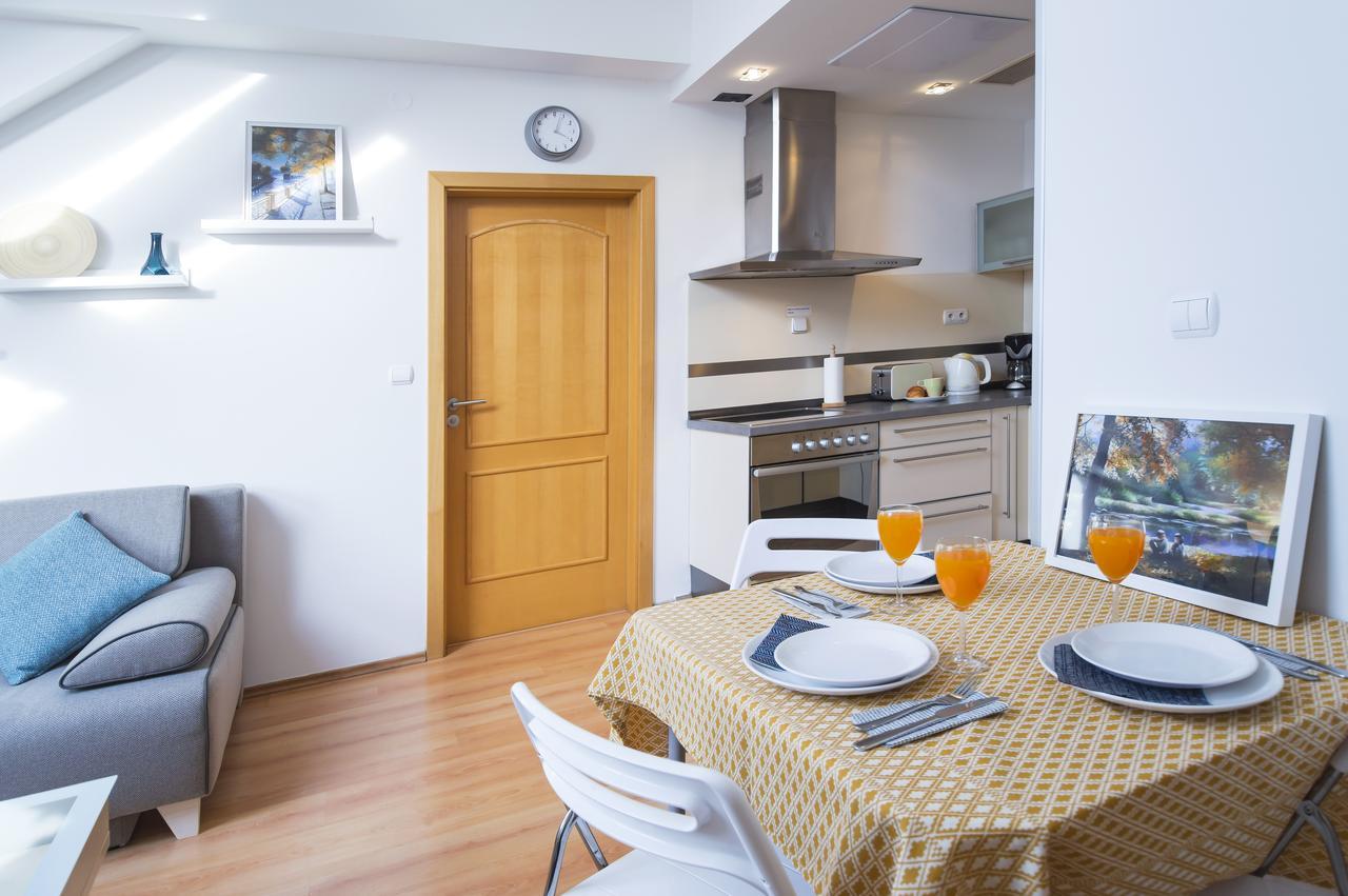 Modern Apartments Opatovicka Прага Екстериор снимка