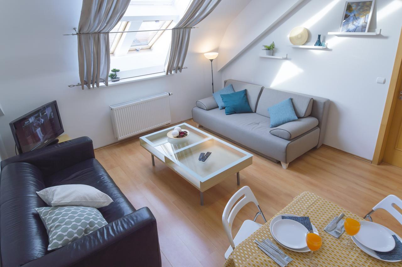Modern Apartments Opatovicka Прага Екстериор снимка