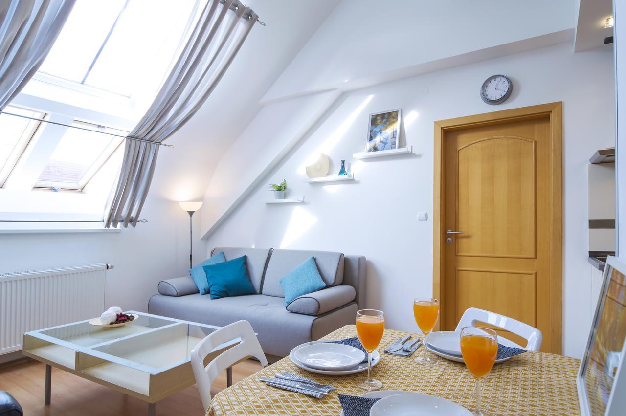 Modern Apartments Opatovicka Прага Екстериор снимка
