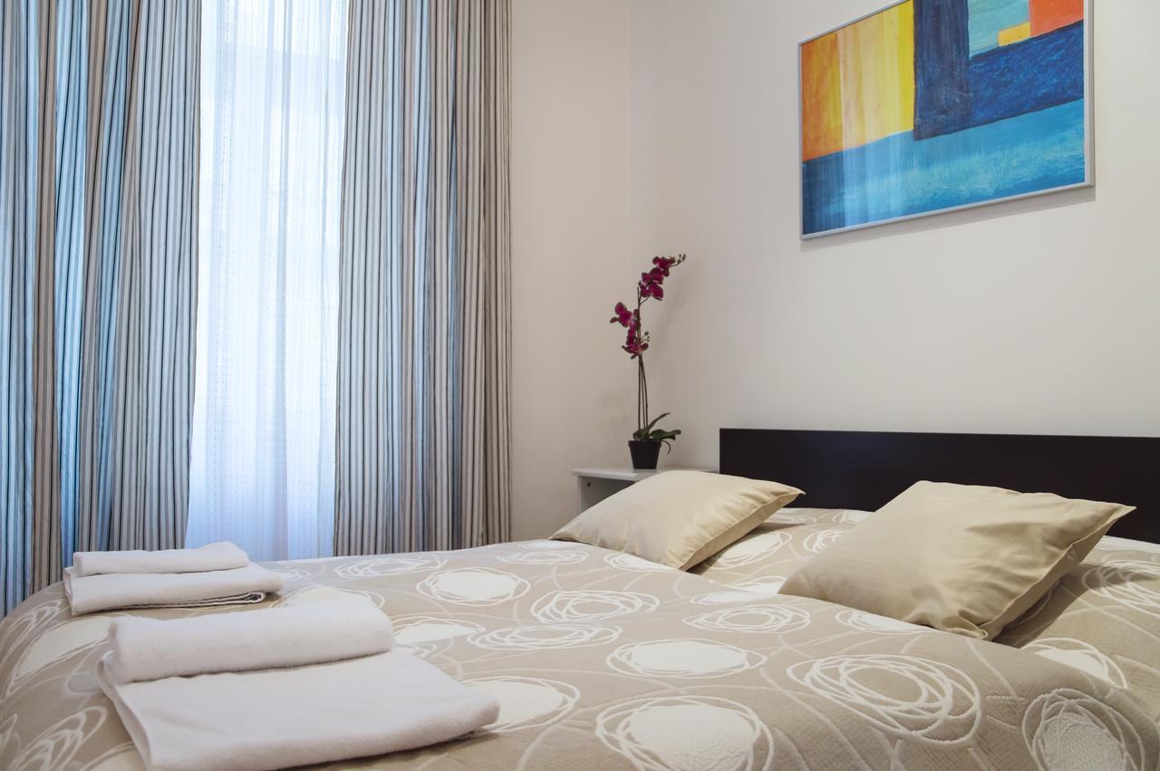 Modern Apartments Opatovicka Прага Екстериор снимка