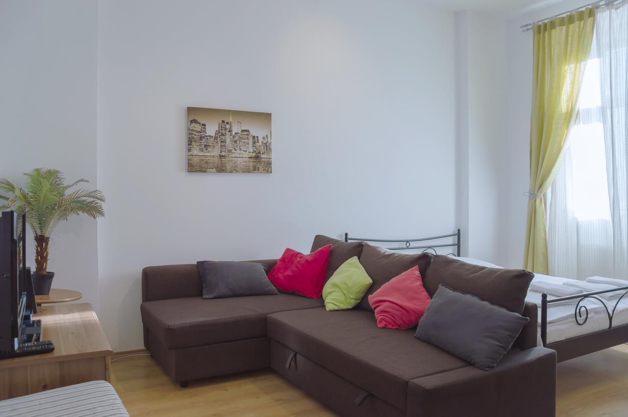 Modern Apartments Opatovicka Прага Екстериор снимка
