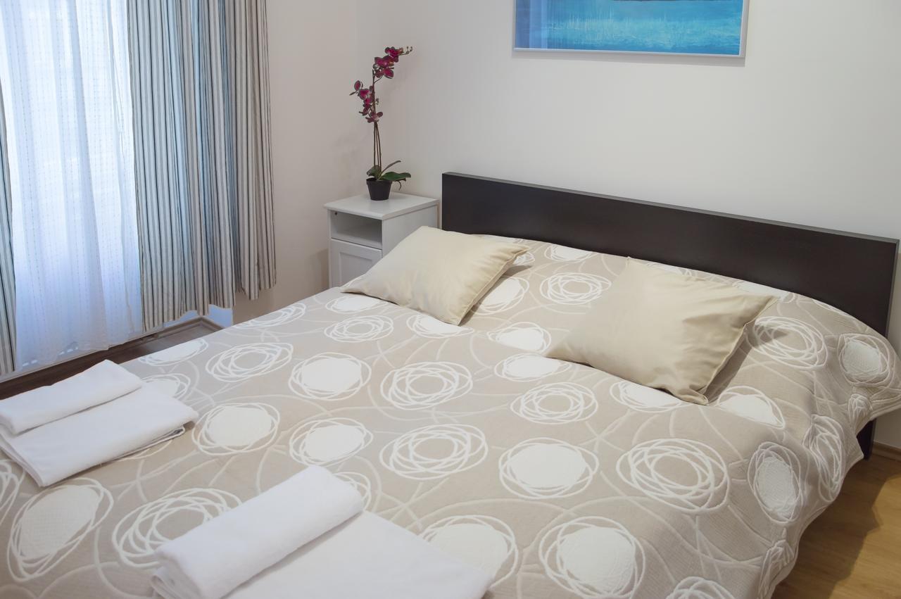 Modern Apartments Opatovicka Прага Екстериор снимка
